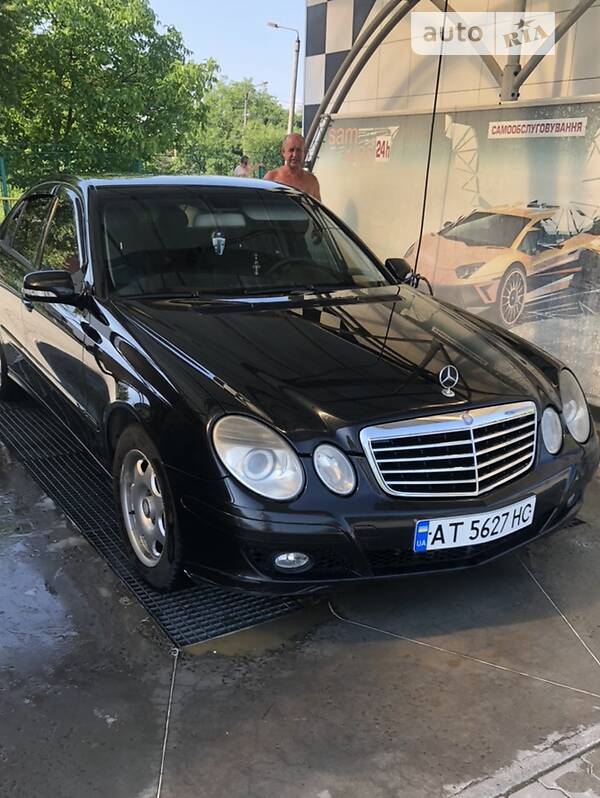 Mercedes-Benz E 200