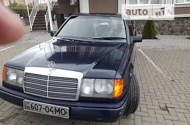 Седан Mercedes-Benz E 200 1988 в Черновцах