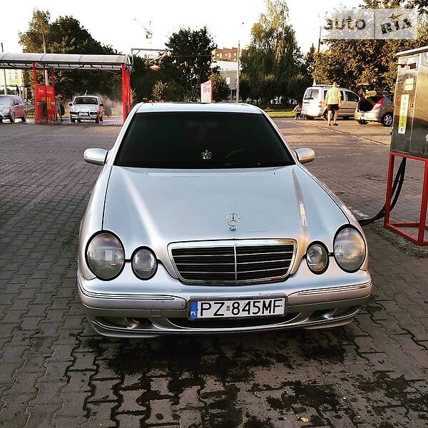 Mercedes-Benz E 220