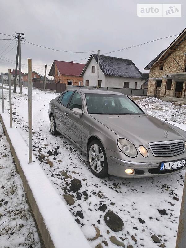 Mercedes-Benz E 220