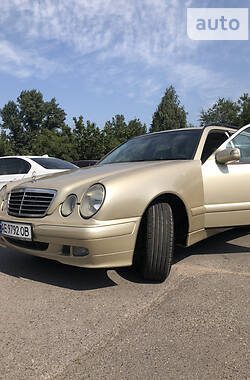 Универсал Mercedes-Benz E 220 2002 в Кривом Роге