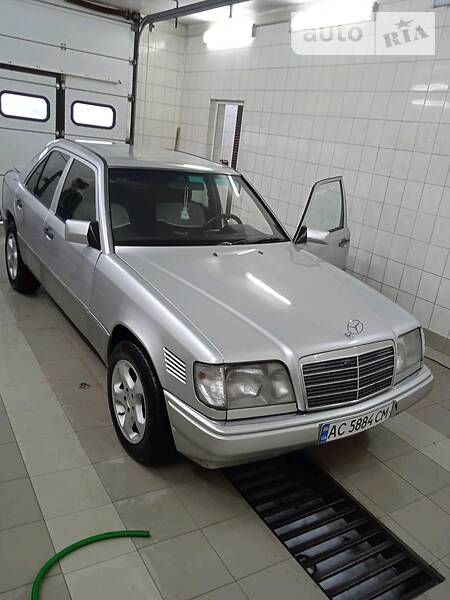 Mercedes-Benz E 250