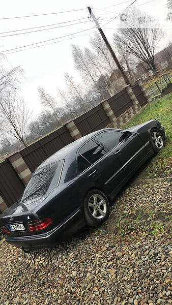 Mercedes-Benz E 270 Avangard