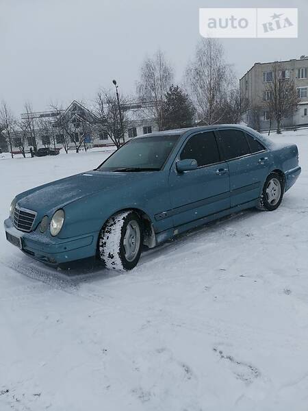 Mercedes-Benz E 270