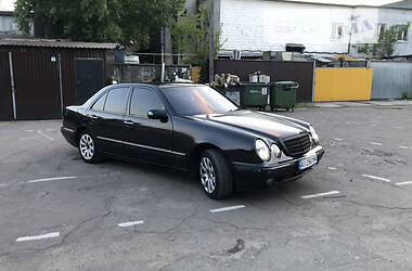 Седан Mercedes-Benz E 320 1999 в Києві