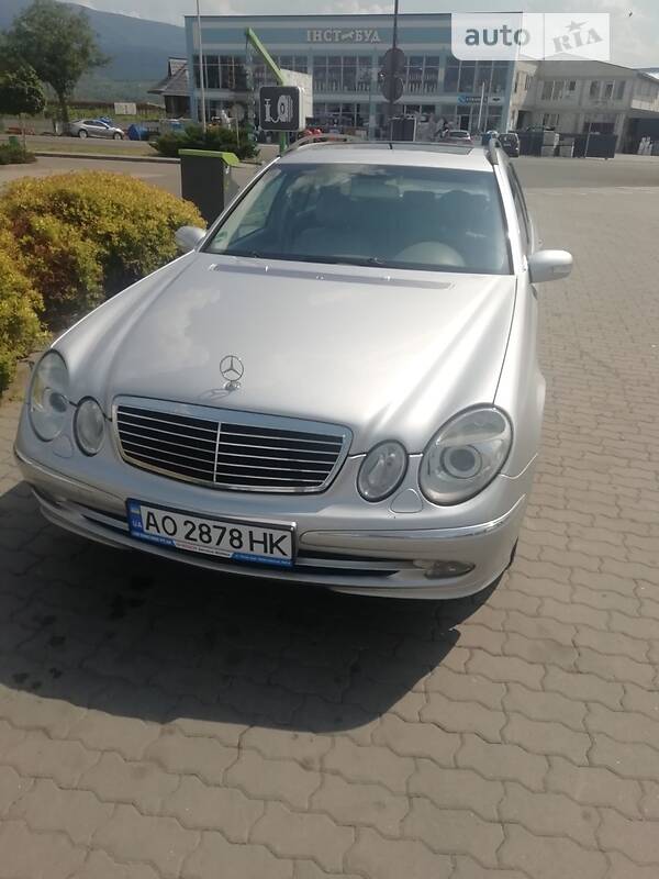 Mercedes-Benz E 320