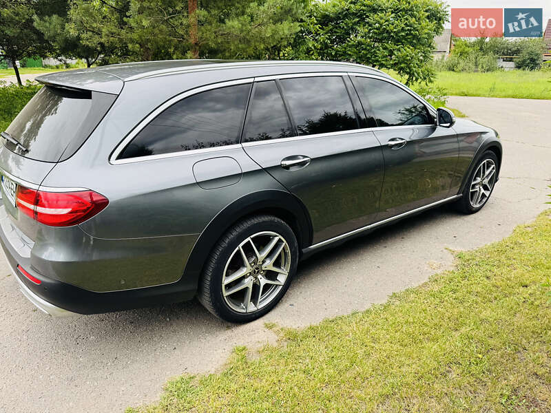 Универсал Mercedes-Benz E-Class All Terrain 2017 в Ромнах фото 7 Универсал Mercedes-Benz E-Class All Terrain 2017 в Ромнах