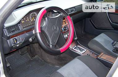 Седан Mercedes-Benz E-Class 1994 в 