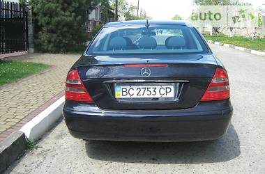Седан Mercedes-Benz E-Class 2004 в Львові