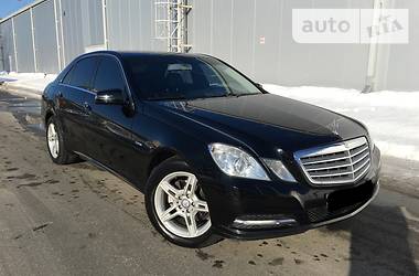 Седан Mercedes-Benz E-Class 2012 в Киеве