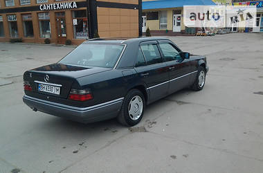 Седан Mercedes-Benz E-Class 1994 в 