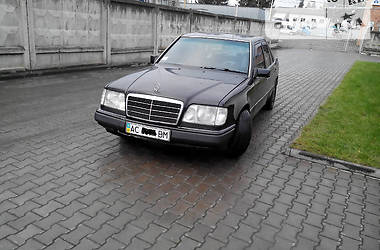 Седан Mercedes-Benz E-Class 1992 в Луцке