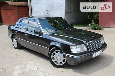 Седан Mercedes-Benz E-Class 1994 в Черкасах