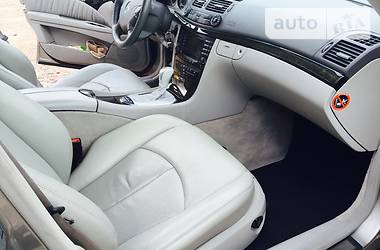Седан Mercedes-Benz E-Class 2004 в 