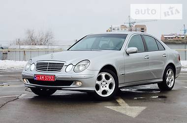 Седан Mercedes-Benz E-Class 2004 в Ивано-Франковске