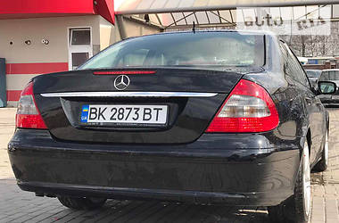 Седан Mercedes-Benz E-Class 2008 в Ровно