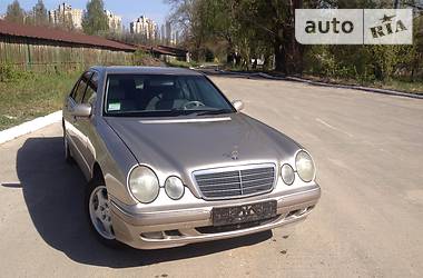 Седан Mercedes-Benz E-Class 1999 в Киеве