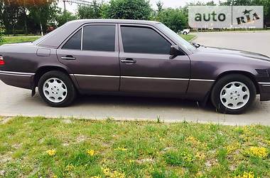 Седан Mercedes-Benz E-Class 1993 в Бродах