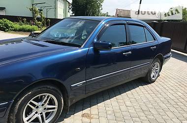 Седан Mercedes-Benz E-Class 1996 в Львове