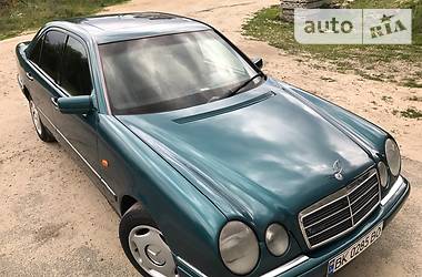 Седан Mercedes-Benz E-Class 1998 в Киеве