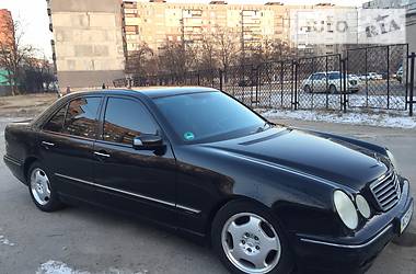 Седан Mercedes-Benz E-Class 2001 в Мариуполе