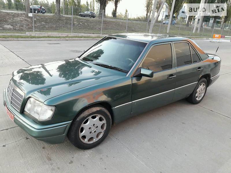 Седан Mercedes-Benz E-Class 1994 в Києві