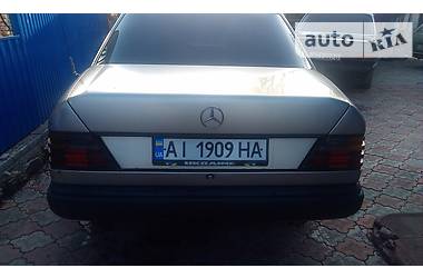 Седан Mercedes-Benz E-Class 1988 в Мироновке