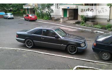 Купе Mercedes-Benz E-Class 1990 в Львове