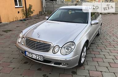 Седан Mercedes-Benz E-Class 2002 в Черновцах