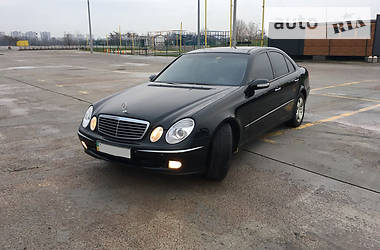 Седан Mercedes-Benz E-Class 2003 в Киеве