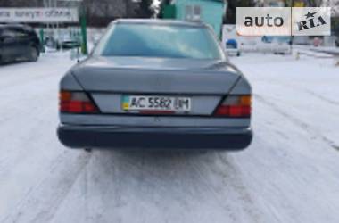 Седан Mercedes-Benz E-Class 1992 в Луцке