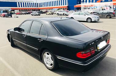 Седан Mercedes-Benz E-Class 2001 в Мариуполе