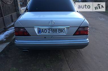 Седан Mercedes-Benz E-Class 1994 в Ужгороді