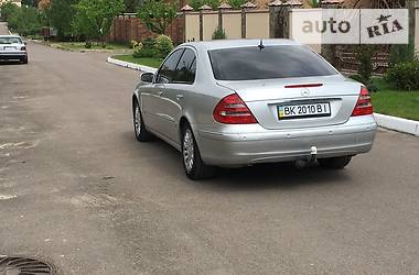 Седан Mercedes-Benz E-Class 2004 в Рівному