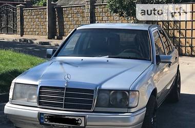 Седан Mercedes-Benz E-Class 1989 в Ровно