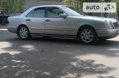 Седан Mercedes-Benz E-Class 1997 в 