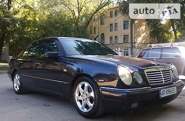 Седан Mercedes-Benz E-Class 1999 в Запорожье