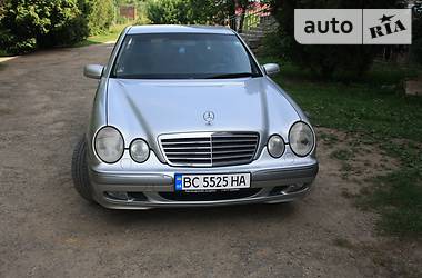 Седан Mercedes-Benz E-Class 2000 в Самборі