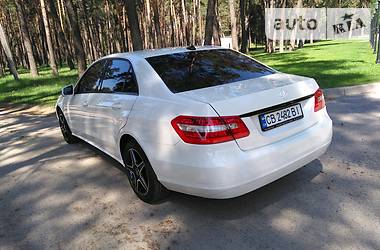 Седан Mercedes-Benz E-Class 2012 в Чернигове