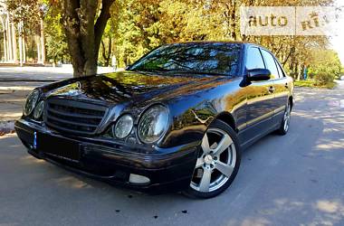 Седан Mercedes-Benz E-Class 2000 в Никополе