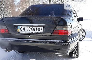 Седан Mercedes-Benz E-Class 1994 в Переяславе