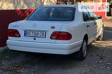 Седан Mercedes-Benz E-Class 1996 в Хмельницком