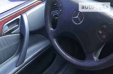 Седан Mercedes-Benz E-Class 2001 в Киеве