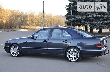 Седан Mercedes-Benz E-Class 2001 в Ровно