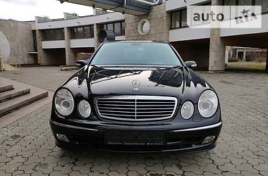 Седан Mercedes-Benz E-Class 2004 в Днепре