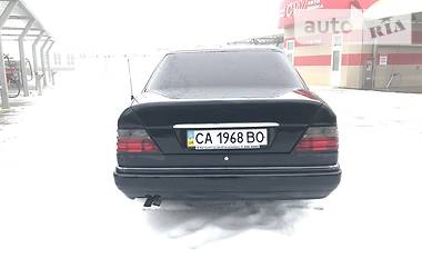 Седан Mercedes-Benz E-Class 1994 в Ровно