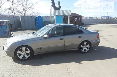 Седан Mercedes-Benz E-Class 2003 в Чернівцях