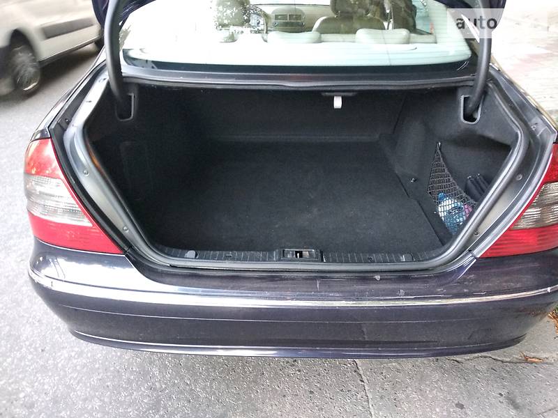 Седан Mercedes-Benz E-Class 2006 в Дніпрі