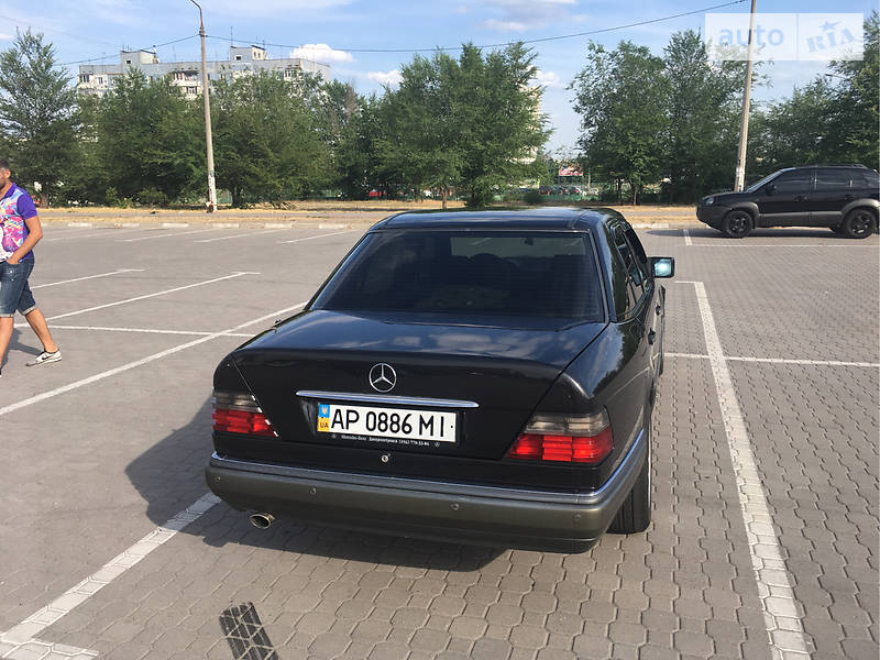 Седан Mercedes-Benz E-Class 1994 в Запоріжжі