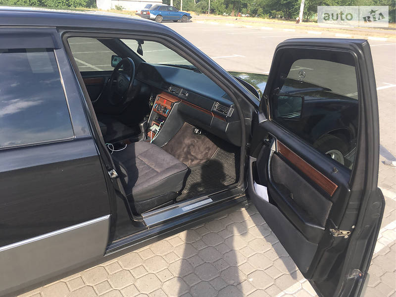 Седан Mercedes-Benz E-Class 1994 в Запоріжжі